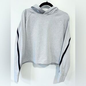 On Running Women’s Studio Hoodie | Gray Black Stripe | Size Large | On Cloud